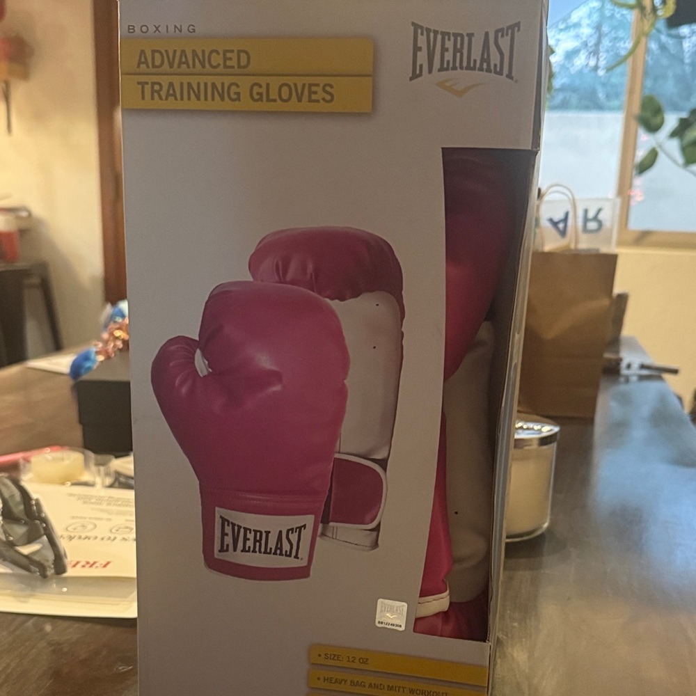 Everlast Fuchsia Boxing Gloves